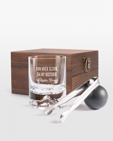 Whiskysæt med graveret whiskyglas med navn og personlig besked.